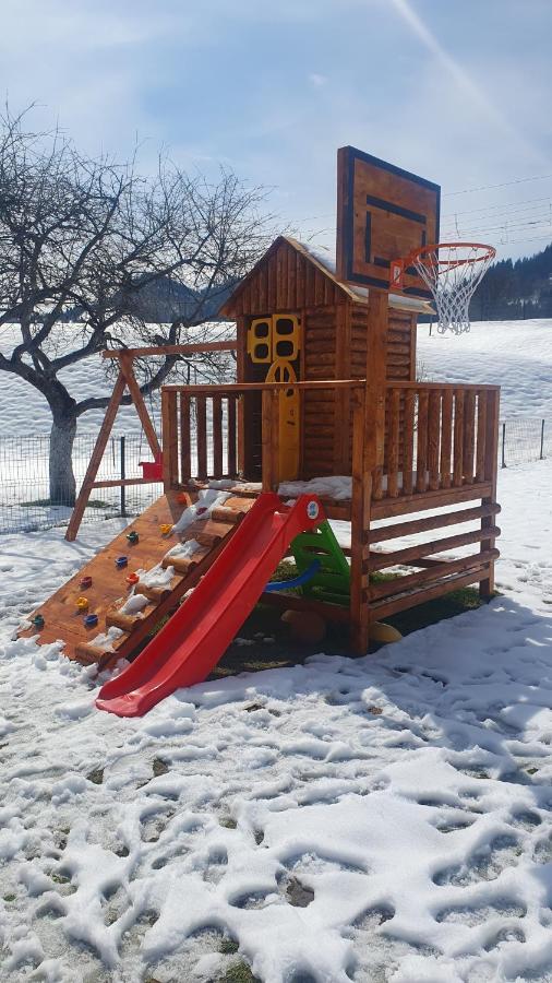 Cabana Alesia, Relaxare La Poalele Raraului Campulung Moldovenesc Exterior photo